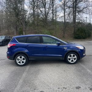 FORD ESCAPE SE - 10