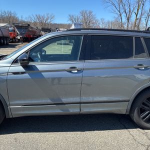 VOLKSWAGEN TIGUAN SE R-LINE BLACK 4MOTION - 4