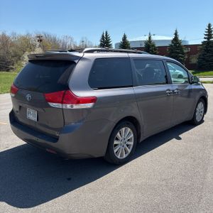 TOYOTA SIENNA - 8