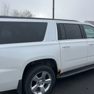 CHEVROLET SUBURBAN LT - 9