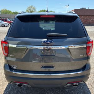 FORD EXPLORER XLT - 7