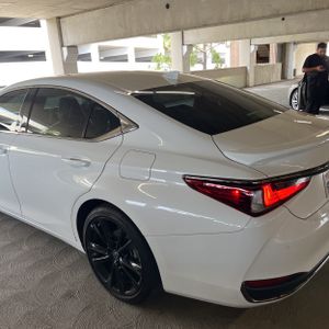 LEXUS ES 300H F SPORT HANDLING - 6