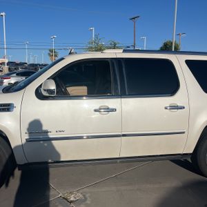 CADILLAC ESCALADE ESV PREMIUM - 4