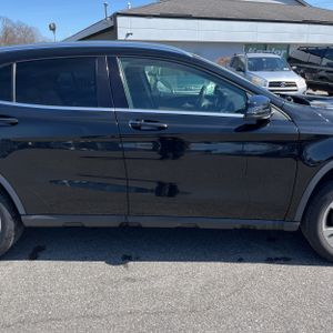 MERCEDES-BENZ GLA - 9