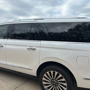 2019 Lincoln NAVIGATOR L RESERVE photo 5