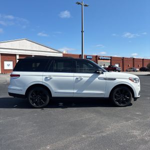 LINCOLN NAVIGATOR BLACK LABEL - 10