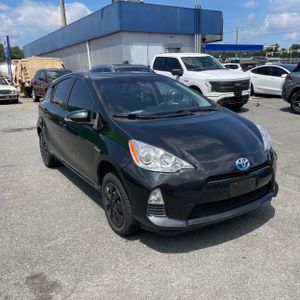 2012 Toyota PRIUS C TWO — миниатюра 12