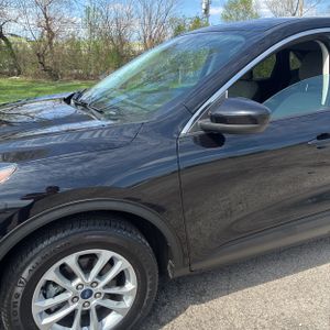 FORD ESCAPE HYBRID SE - 2