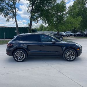 PORSCHE MACAN S - 10
