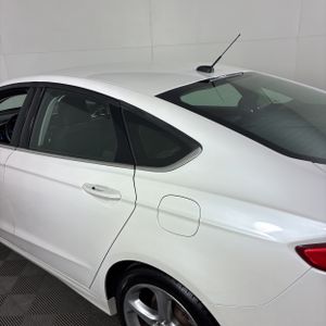 FORD FUSION SE - 5