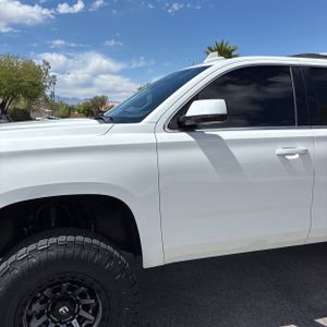 CHEVROLET SUBURBAN LT - 2