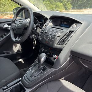 صورة مصغرة 36 لـ 2017 FORD FOCUS SE