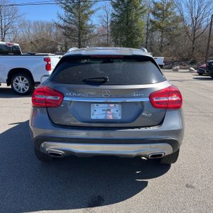 MERCEDES-BENZ GLA - 7