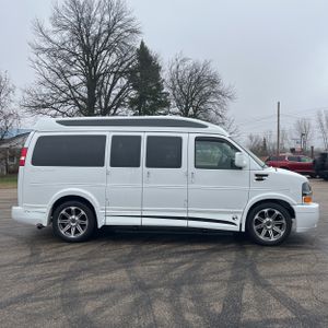 CHEVROLET EXPRESS 2500 - 10