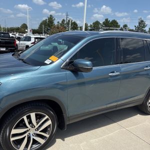 2018 Honda PILOT ELITE photo 2