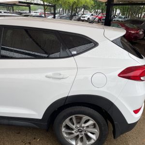 HYUNDAI TUCSON SE - 5