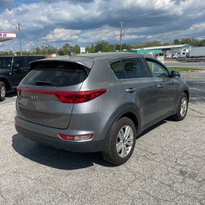 KIA SPORTAGE LX - 7