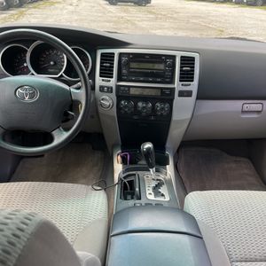 2006 Toyota 4RUNNER SR5 thumbnail 37