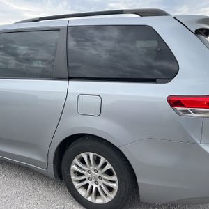 TOYOTA SIENNA - 6