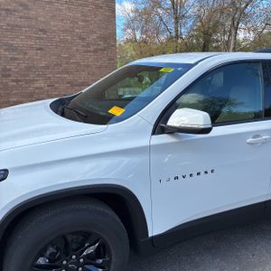 CHEVROLET TRAVERSE LS - 2