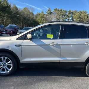 FORD ESCAPE SE - 4