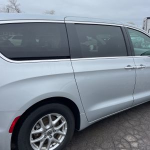 CHRYSLER PACIFICA TOURING L - 9