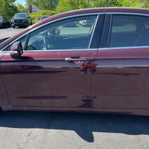 FORD FUSION SE - 4