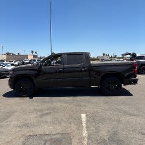 صورة 3 لـ 2023 Chevrolet SILVERADO 1500 RST