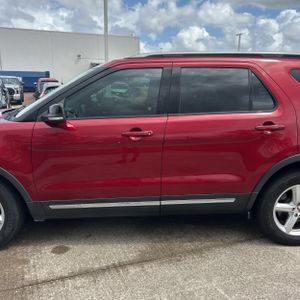 FORD EXPLORER XLT - 4