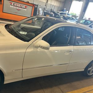 2009 Mercedes-BENZ E-CLASS 照片 4