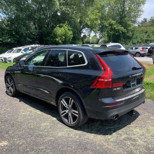2019 Volvo XC60 MOMENTUM — фото 5