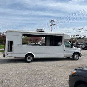 FORD E-450 CUTAWAY - 10