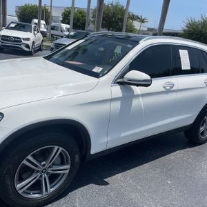 2022 Mercedes-BENZ GLC photo 2