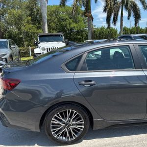 2023 KIA FORTE GT-LINE 照片 9