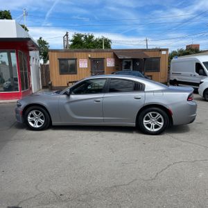 DODGE CHARGER SE - 3