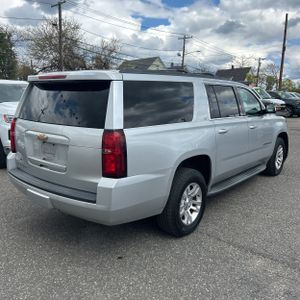 CHEVROLET SUBURBAN LT - 7