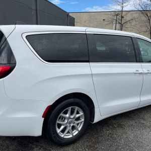 CHRYSLER PACIFICA TOURING L - 9