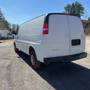 CHEVROLET EXPRESS 2500 - 5