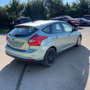 FORD FOCUS SE - 8