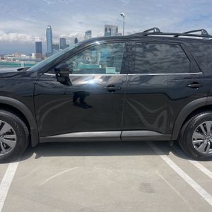 NISSAN PATHFINDER SV - 4