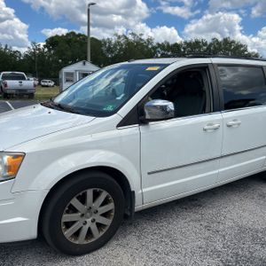 CHRYSLER TOWN & COUNTRY TOURING - 2