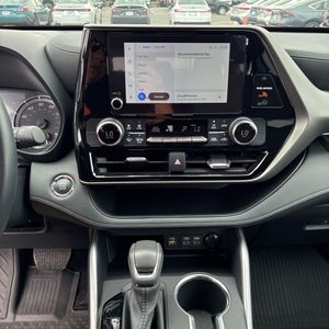 2023 Toyota HIGHLANDER LE thumbnail 38