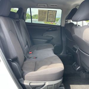 2024 Toyota HIGHLANDER LE 缩略图 35