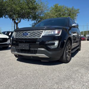 FORD EXPLORER PLATINUM - 1