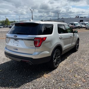 2017 FORD EXPLORER XLT 照片 8