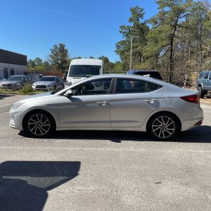 HYUNDAI ELANTRA LIMITED - 3