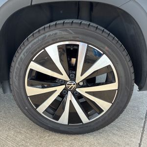 صورة 18 لـ 2024 Volkswagen TAOS SE