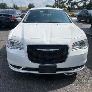 2019 Chrysler 300 TOURING — миниатюра 14