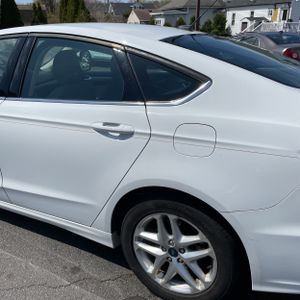 FORD FUSION S - 6