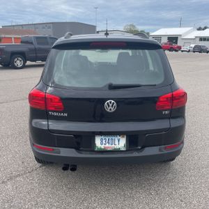 VOLKSWAGEN TIGUAN 2.0T S - 7